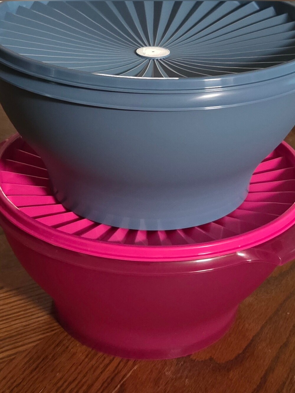 🥣TUPPERWARE Large Servalier Bowl Set/2 NWT 🥣